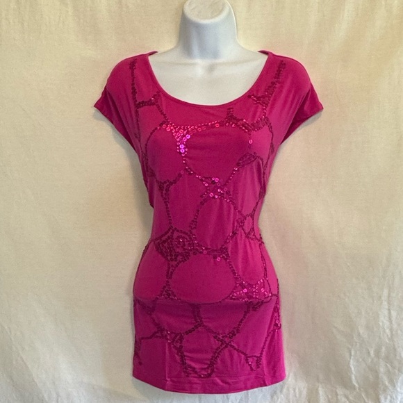 E-197 Madison Pink Sequin Front Short Sleeve‎ Pullover Blouse Size L - Picture 1 of 12